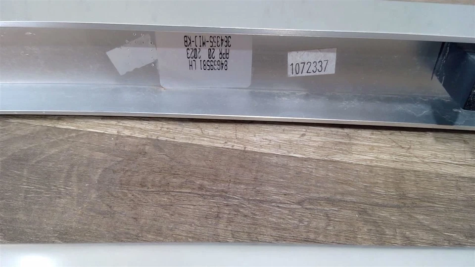 2022-2024 BUICK ENCLAVE ROOF RAIL LUGGAGE CARRIER RACK OEM 84669581 / 84669582 - Image 3 of 4