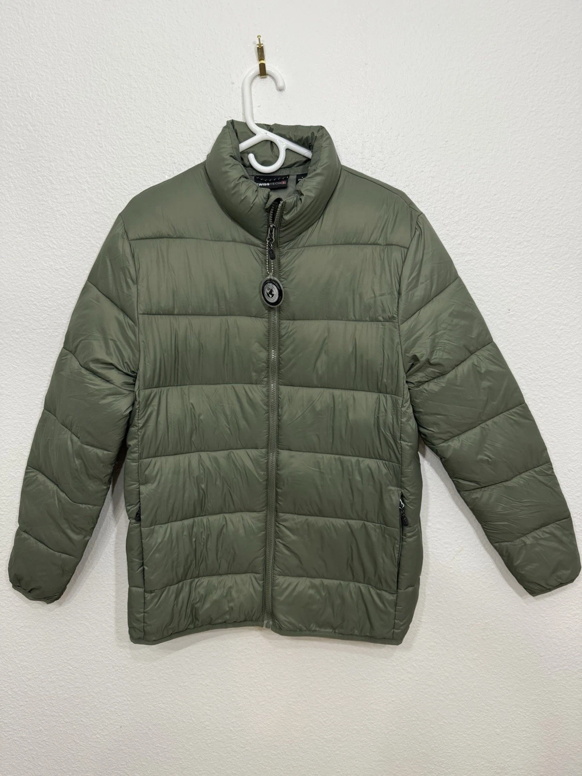 Swiss Tech Men's Green Packable Puffer Jacket Sz S 34-36 Coat Warm Full Zip NWOT
Opens in a new wind