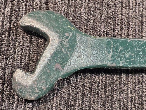 LFI 42-inch Long Green Construction Wrench 1" H-24 Heavy Duty - Picture 3 of 7