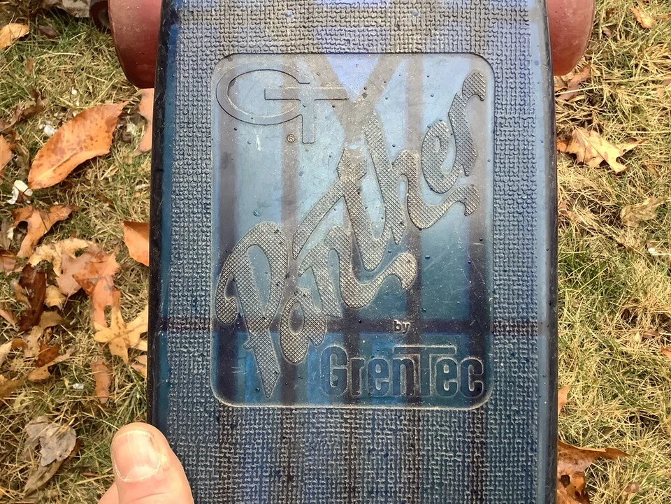  Monopatín de plástico GT Grentec Panther Leisure Products AZUL 24 1/2" GT rueda roja Foto 2 de 4