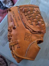 Rawlings Glove. The American Series 12.5in. Lightly used. Very Good Cond. $70 