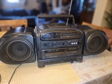 Fisher PH-D5500 Boombox CD-Tape Player-Radio-1991. Turns On Cd Not Working. desc