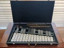Stagg 25 Key Metallophone with Hard Case