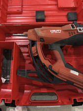 Pistolet à clous à fixation