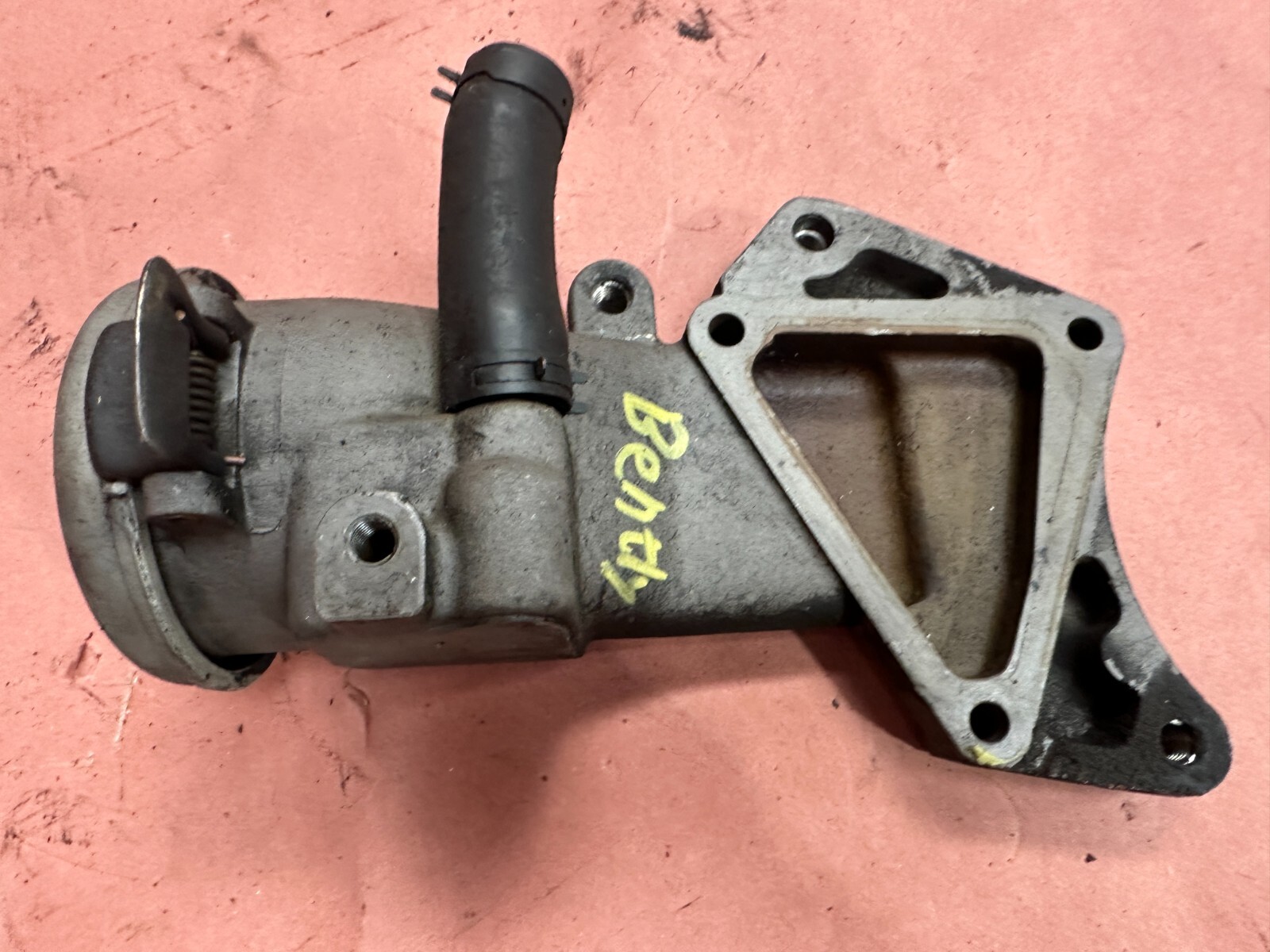 Bentley Brooklands 1994 Oil filter housing