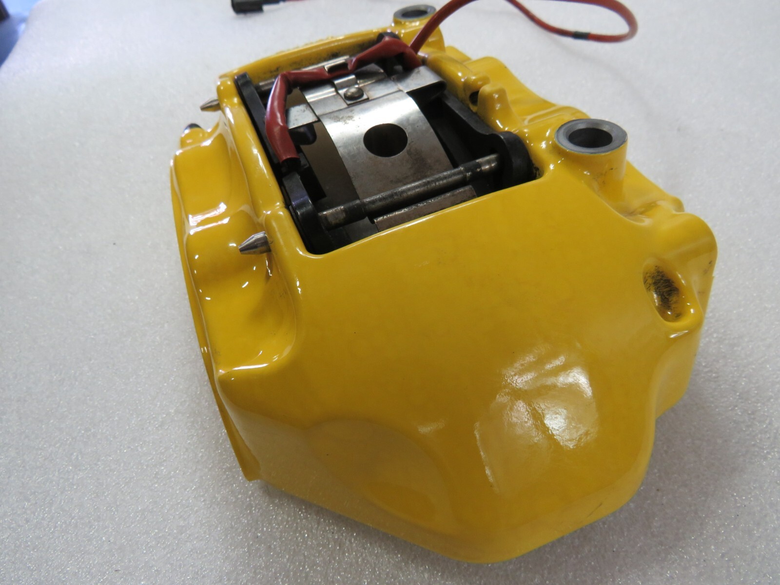 Ferrari California, RH, Rear Brake Caliper, Yellow, Nicked, Used, P/N 246912
