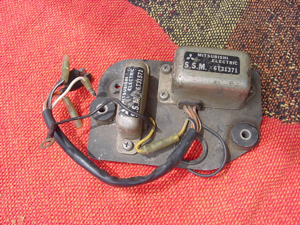 KAWASAKI H1 500 TRIPLE CDI IGNITION 6T31371 and 6T31571 IGNITOR