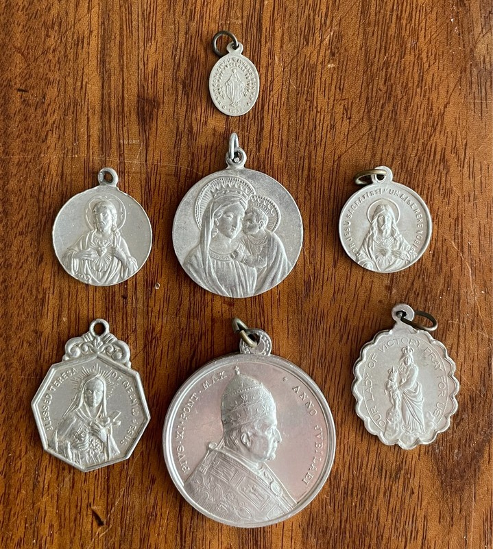 Catholic Medals Saints Pope Sacred Heart Virgin LOT of 7 Aluminum