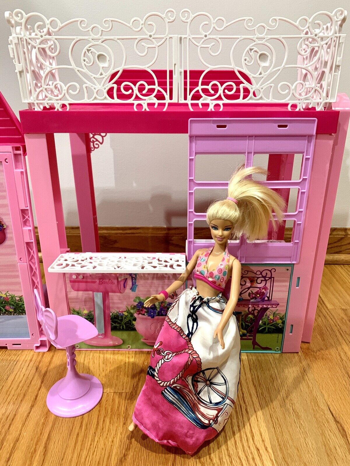 Barbie PinkTastic Glam Vacation House with Doll Exclusive Set Box