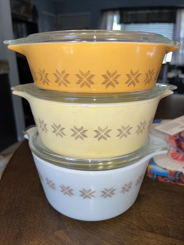 VINTAGE Pyrex Set Of 3  Town And Country OVENWARE DISHES W/LIDS 471/472/473