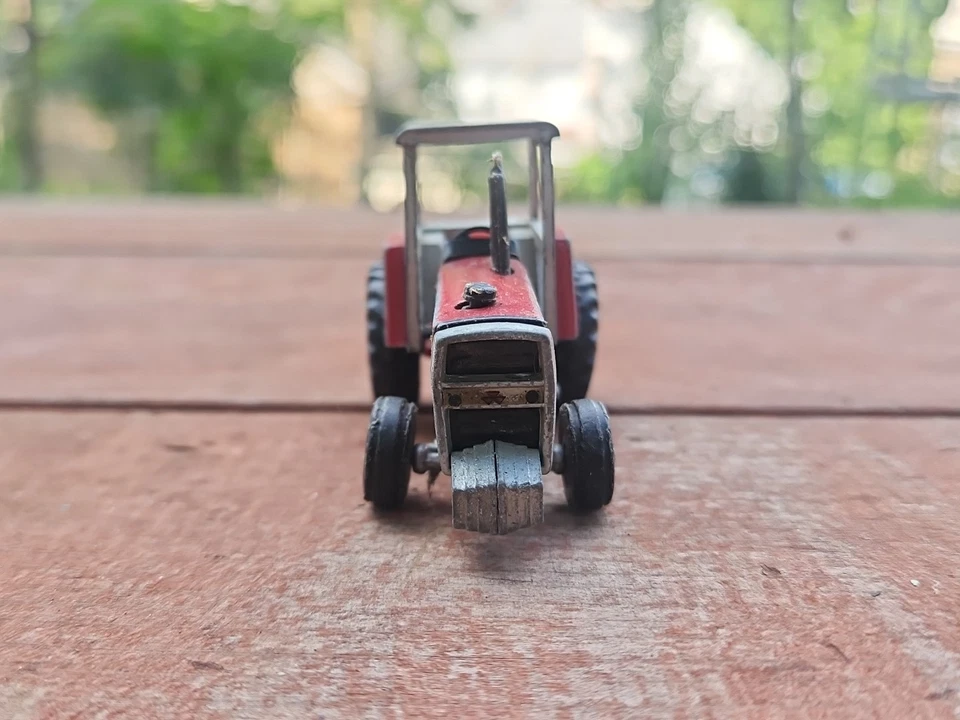 Tractor modelo Ertl Massey Ferguson 2805 rojo fundido a presión 1:20 + cabina Foto 3 de 4