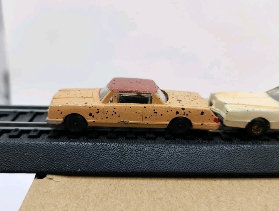 Lote De 3 Automóviles De Colección Bachmann Ho Ford Station Wagon Cadillac Eldorado Foto 3 de 4