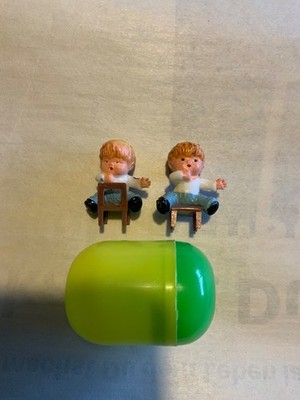 1 Variante original 70er Jahre Junge  auf Stuhl ( linke  Figur)