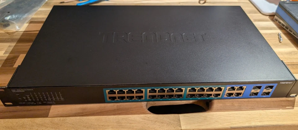 TRENDNET TPE-5028WS 28P WEB SMART POE+ SWITCH 24 Port SFP Ports L@@K! - Image 2 of 4