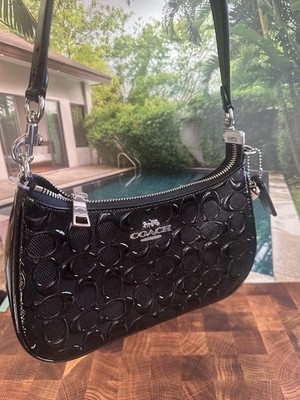 NWT Coach CDA98 Teri Shoulder Bag In Signature Leather With Heart
