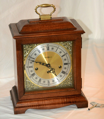 Howard Miller Westminister Chime Key Wind 8-Day Mantel Clock Works Great!