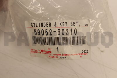 6905260310 Genuine Toyota CYLINDER & KEY SET, DOOR LOCK, LH 69052 