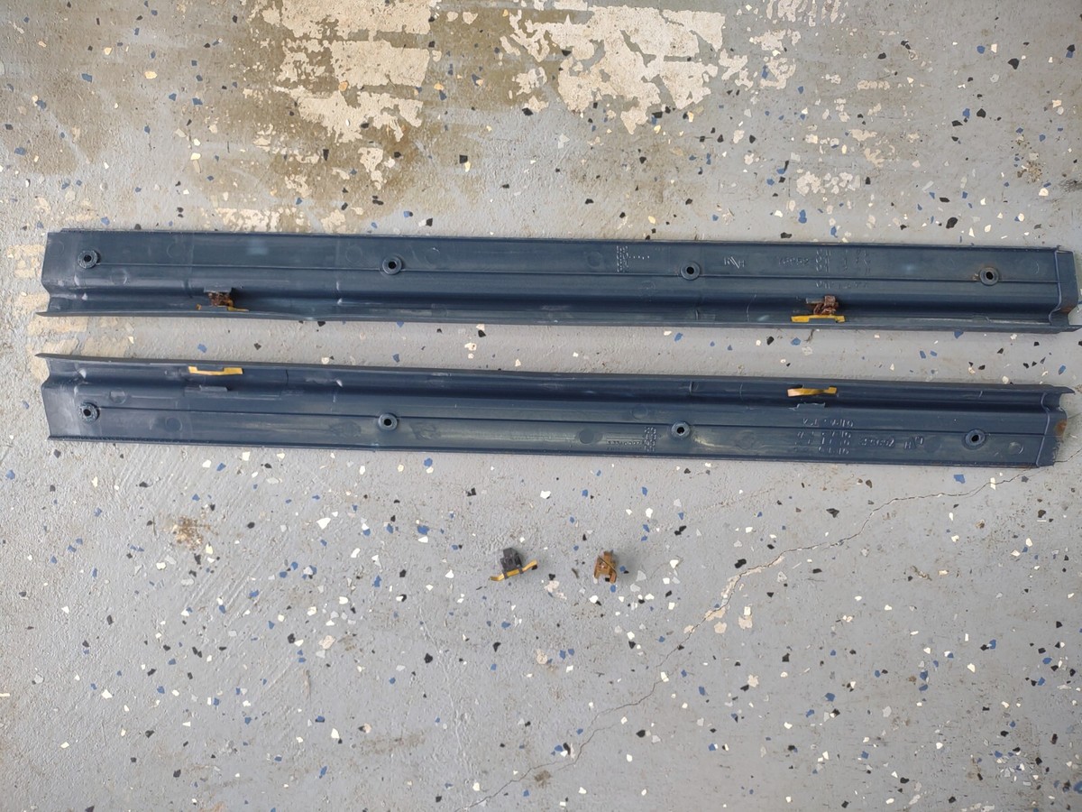 84-89 Nissan 300zx Z31 OEM Blue Door Sill Scuff Plates 76952