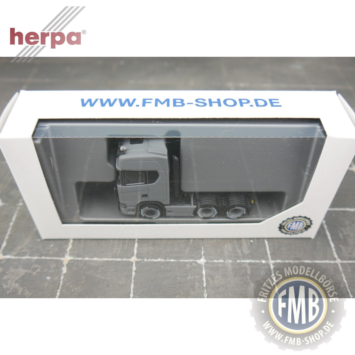 Herpa H0 1/87 -Scania CS Highline 6x2 Zugmaschine MATT Nardograu