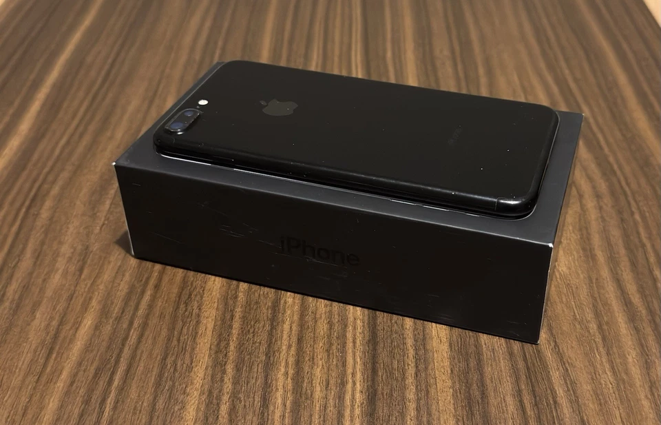 Apple iPhone 7 Plus - 256GB - Nero (Sbloccato) - Immagine 2 di 4