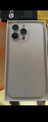 Apple iPhone 15 Pro Max 256GB Titan Weiß 83%