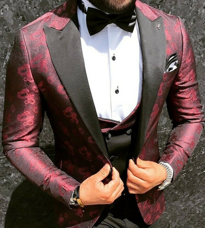 Traje De Novio De Satén Burdeos Negro Con Patrón De Flores Y Chaleco Slim