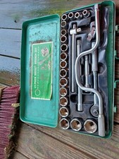 25 Peice Socket Wrench Set 1/2 Inch Square Dr...