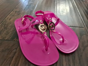 michael kors mk plate jelly sandals
