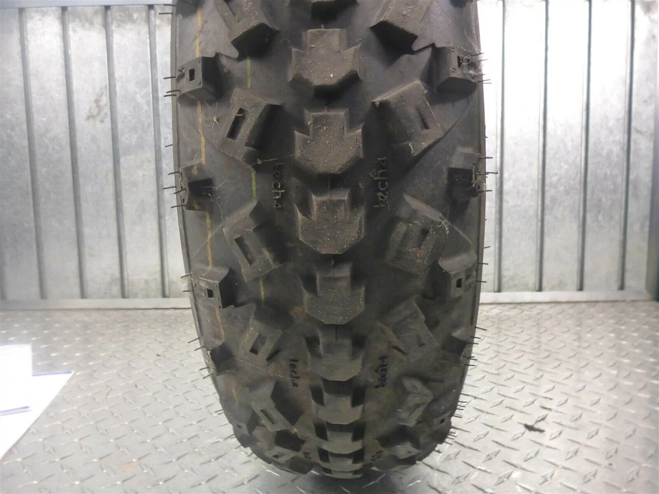 Llanta delantera derecha Polaris Outlaw 500 06 Foto 2 de 4