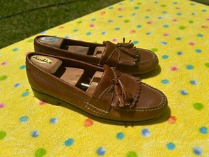 JOHNSTON MURPHY SIZE 9.5 M MENS LEATHER IN GREAT CONDITION