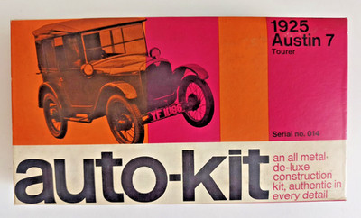 Austin 7 Tourer 1925. Wills Finecraft Auto-Kit Metall Modellbausatz Maßstab 1:24 Originalverpackt