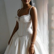 Elegant Wedding Dresses A-Line Beach Pearls Bridal Gown Ruffle Ball Bride Dress