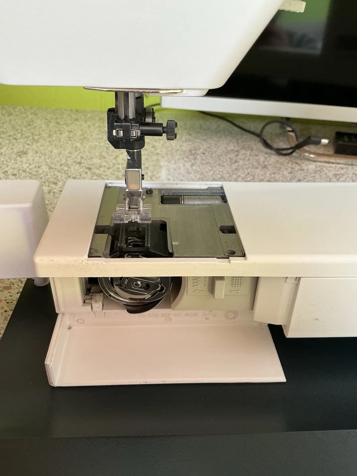 Pfaff Select 3.0 mit IDT German Engineering Nähmaschine - Bild 4 von 4