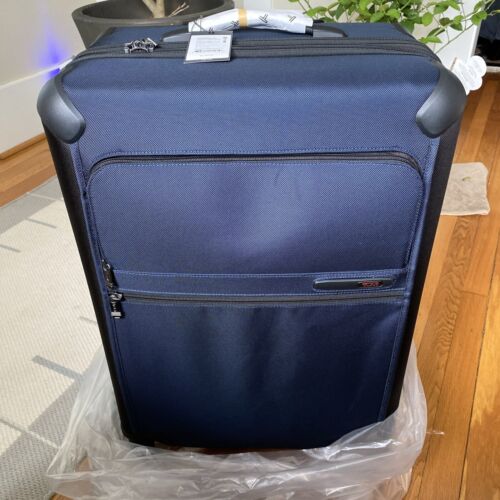 NEW Tumi Gen 4.2 SHORT TRIP Expandable 4 Wheel Packing Suit Case - NAVY BLUE