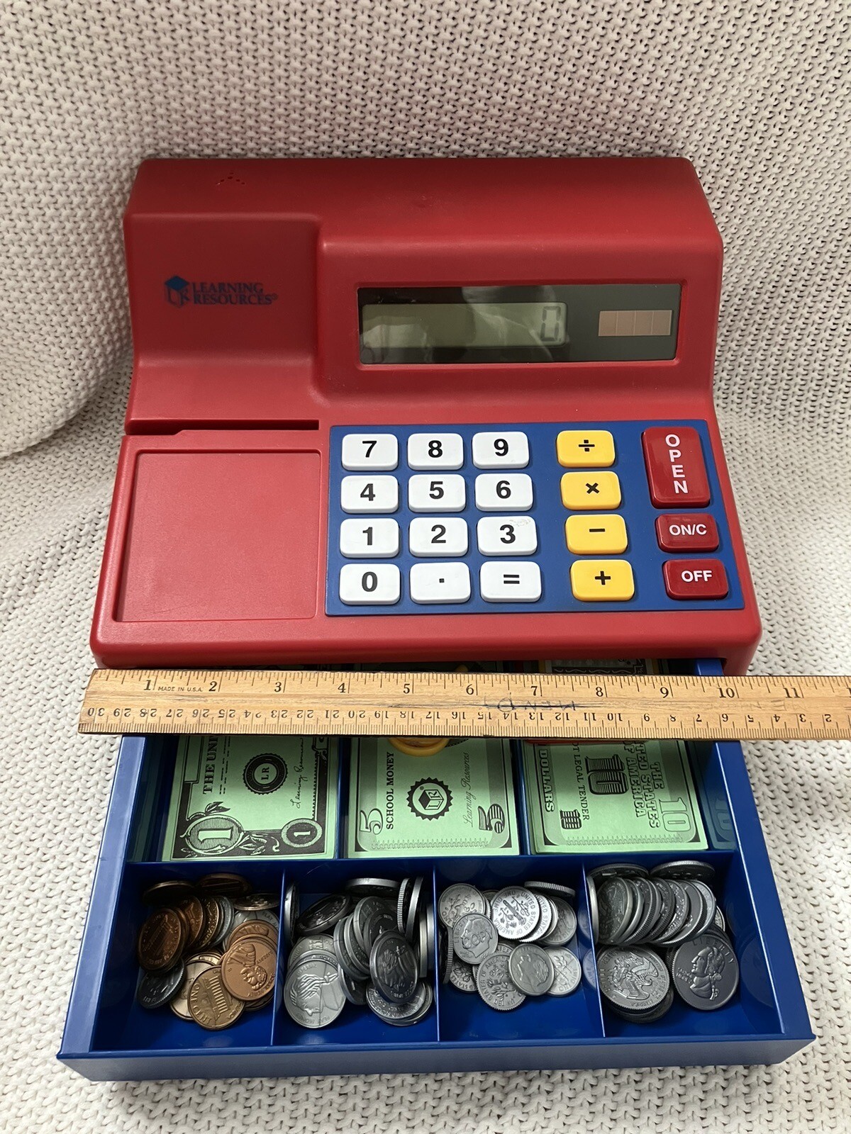 как выглядит Pretend Play Learning Resources Calculator Cash Register w/Money and Cards фото