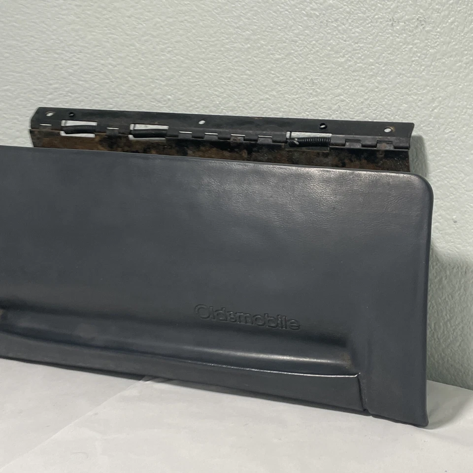 Panel de tablero convertible Oldsmobile Cutlass Supreme 1992-1994 puerta guantera fabricante de equipos originales Foto 4 de 4