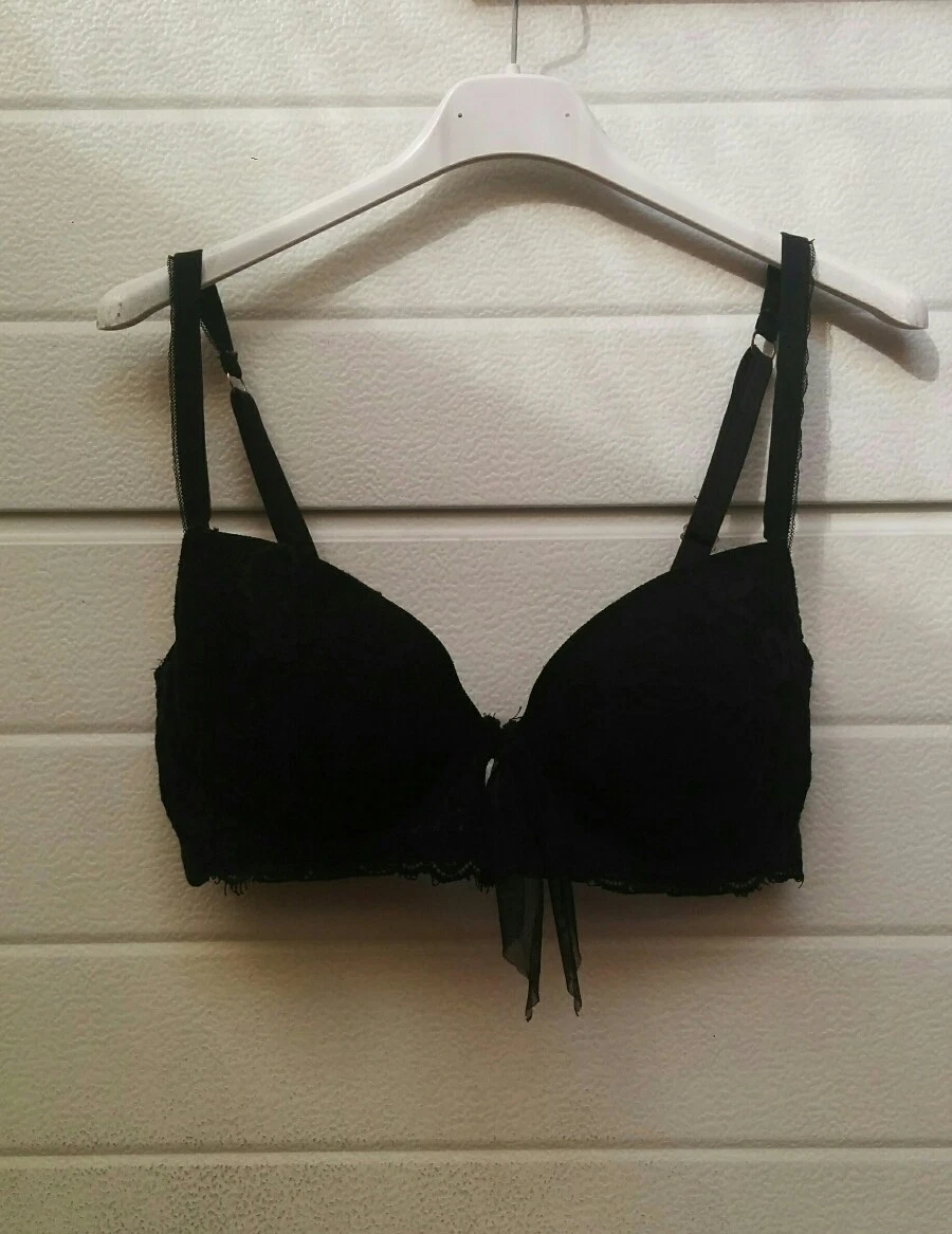 USED Intimissimi Lace Black Bow Balcony Bra Size 4D Model Sofia