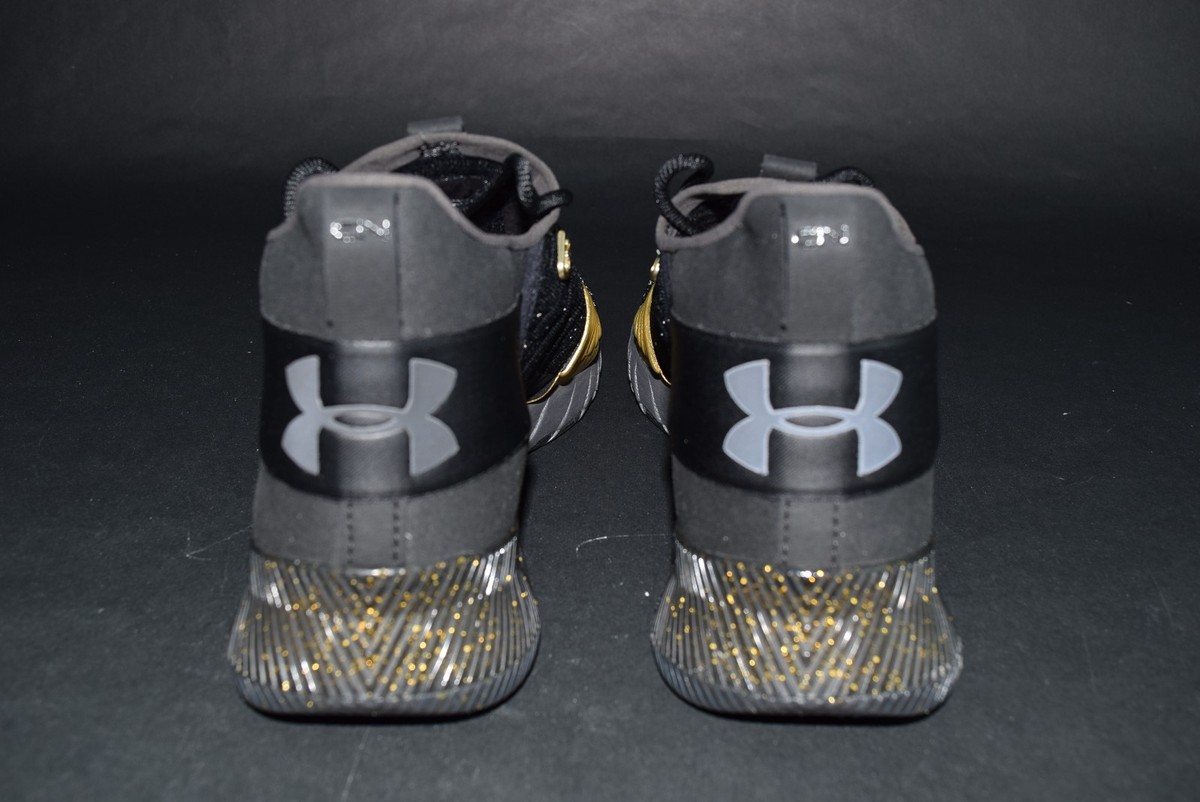 Under Armour C1N Trainer 3000233-001 Mens 10 Sneaker Black Metallic Gold Shoes Gold shop and black under armour shoes - Official Online Store main image 4