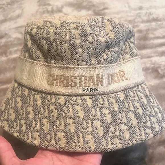 Christian Dior Bucket Tan Oblique Pattern - size 59cm Christian Dior Oblique Calfskin Medium Signature Bucket Bag  main image 2