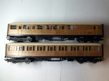 2 Hornby OO LNER Teak Coaches #22357 #4237 Made in GB Buffers Couplings Intact