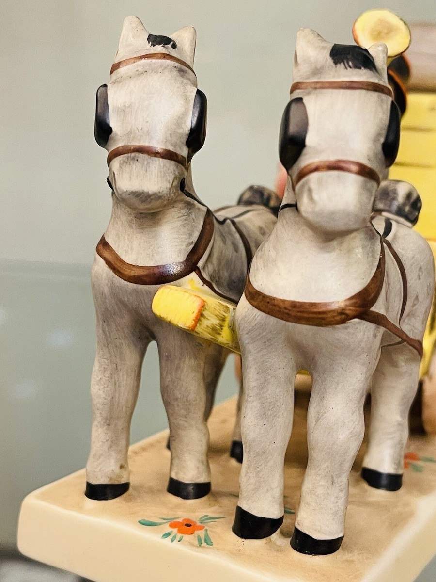 フンメル人形 The Mail is Here 郵便配達馬車 フンメル人形 The Mail is Here 郵便配達 馬車 インテリア小物