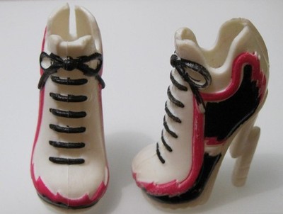 MoNSTeR HiGH GO TEAM Scream FRANKIE DOLL FEARLEADER WHITE HEEL SHOES cheerleader