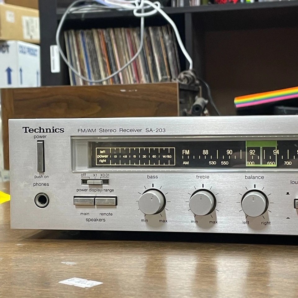 Technics SA-203 Stereo Receiver TESTED POWERS ON NO OUTPUT FOR PARTS/REPAIR - Image 2 of 4