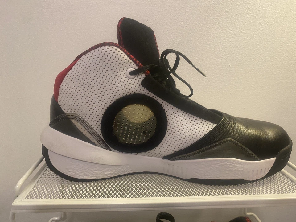 Air Jordan 2010 9,5 Dwayne Wade negro/blanco/rojo EXCELENTE ESTADO ligeramente usado Foto 4 de 4