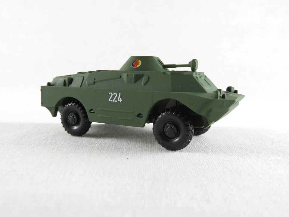 Mehlhose/Busch 210104002 Spähpanzerwagen SPW-40 P2 mit Turm u. Kanone "NVA" 1:87 - Bild 2 von 4