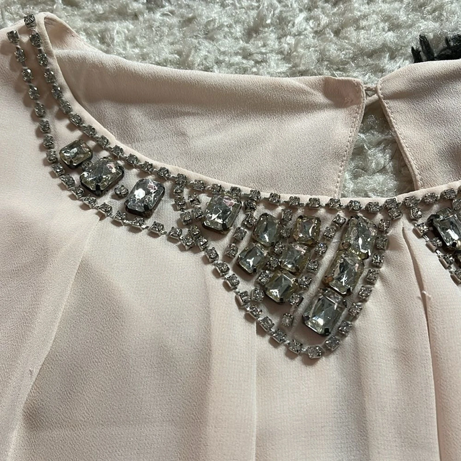 UNDERCOVER Abito rosa elegante Victoria’s Secret taglia small con colletto impreziosito