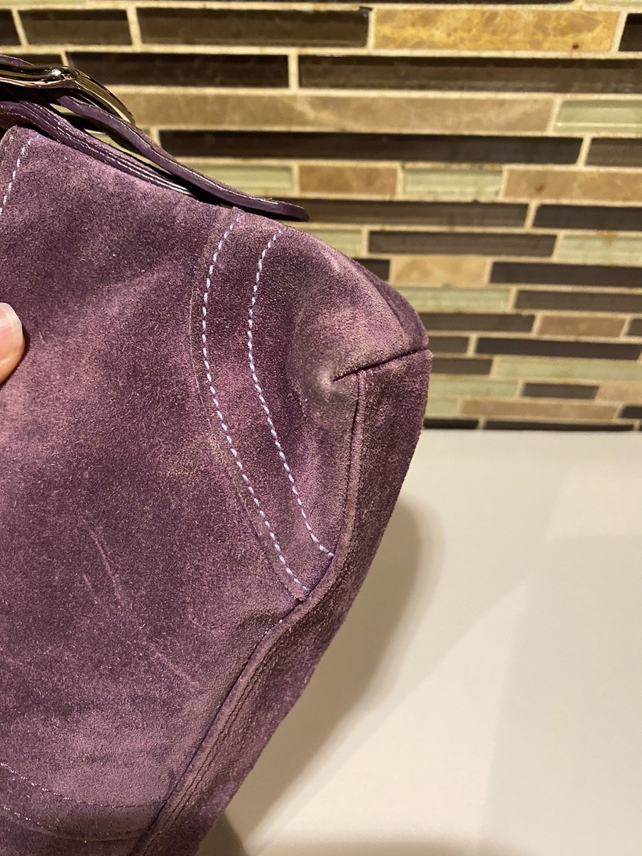 Vintage Coach 8A73 Purple Suede Hampton Baguette Shoulder Bag hand 