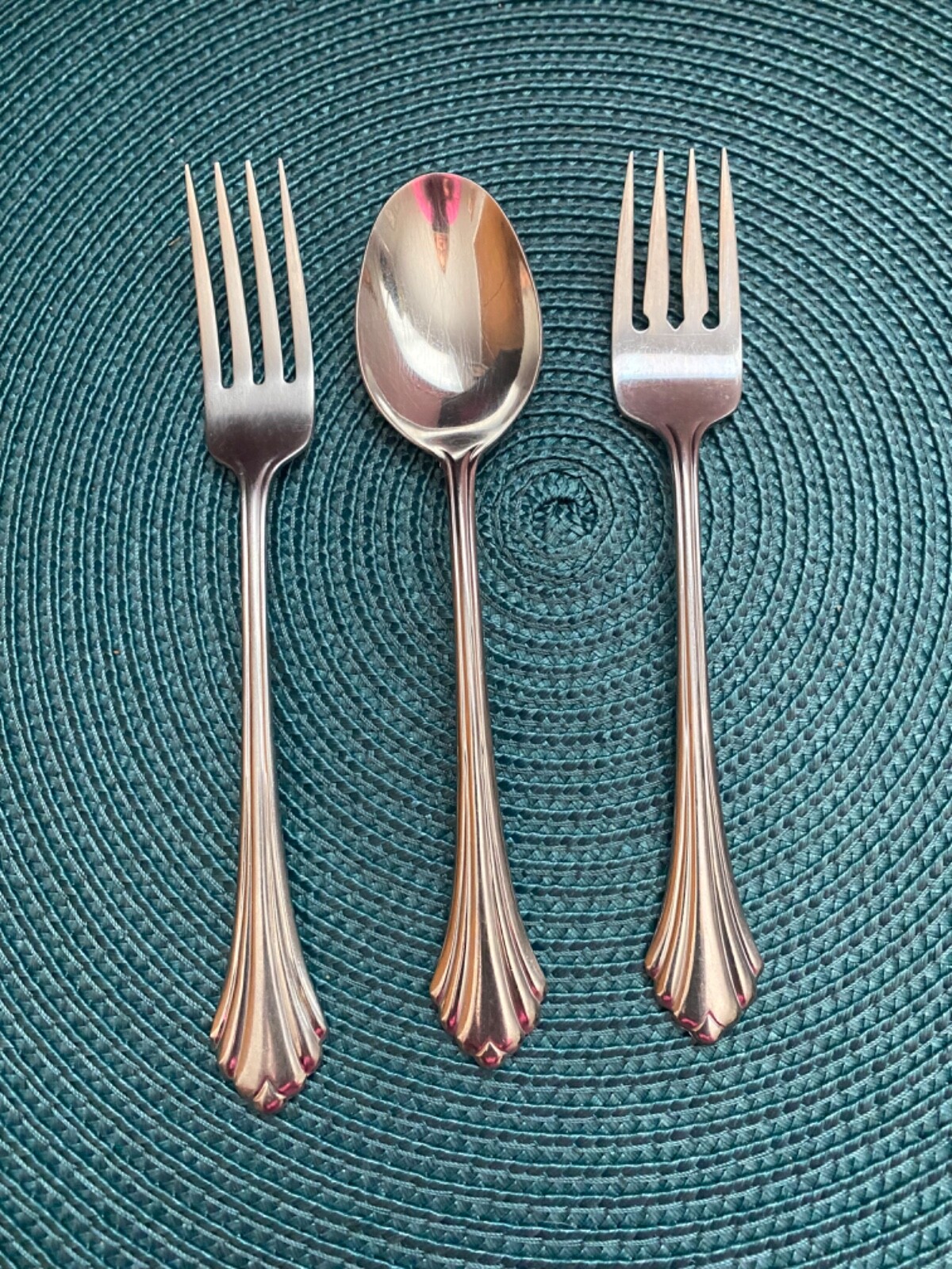 BANCROFT ONEIDA USA STAINLESS 1 DINNER FORK, 1 SALAD FORK, 1 PLACE SOUP