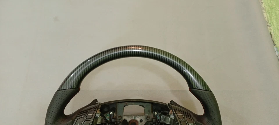 本田雅阁第 7 代 2003 - 2007 定制碳纤维方向盘升级版 — 第 2/4 张图片