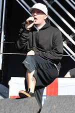 Fred Durst of Limp Bizkit performs the third final day of Reading - Old Photo 5